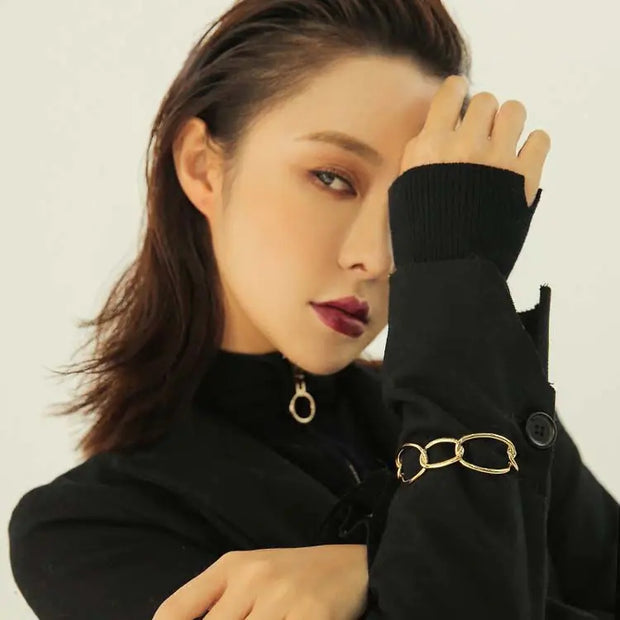 Fashionable Open-Circle Metal Bangle